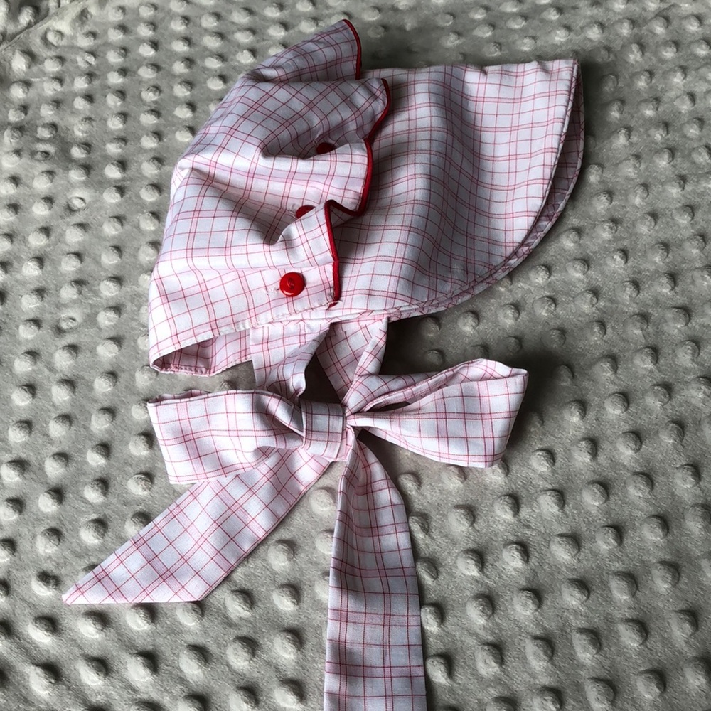 Baby bonnet.